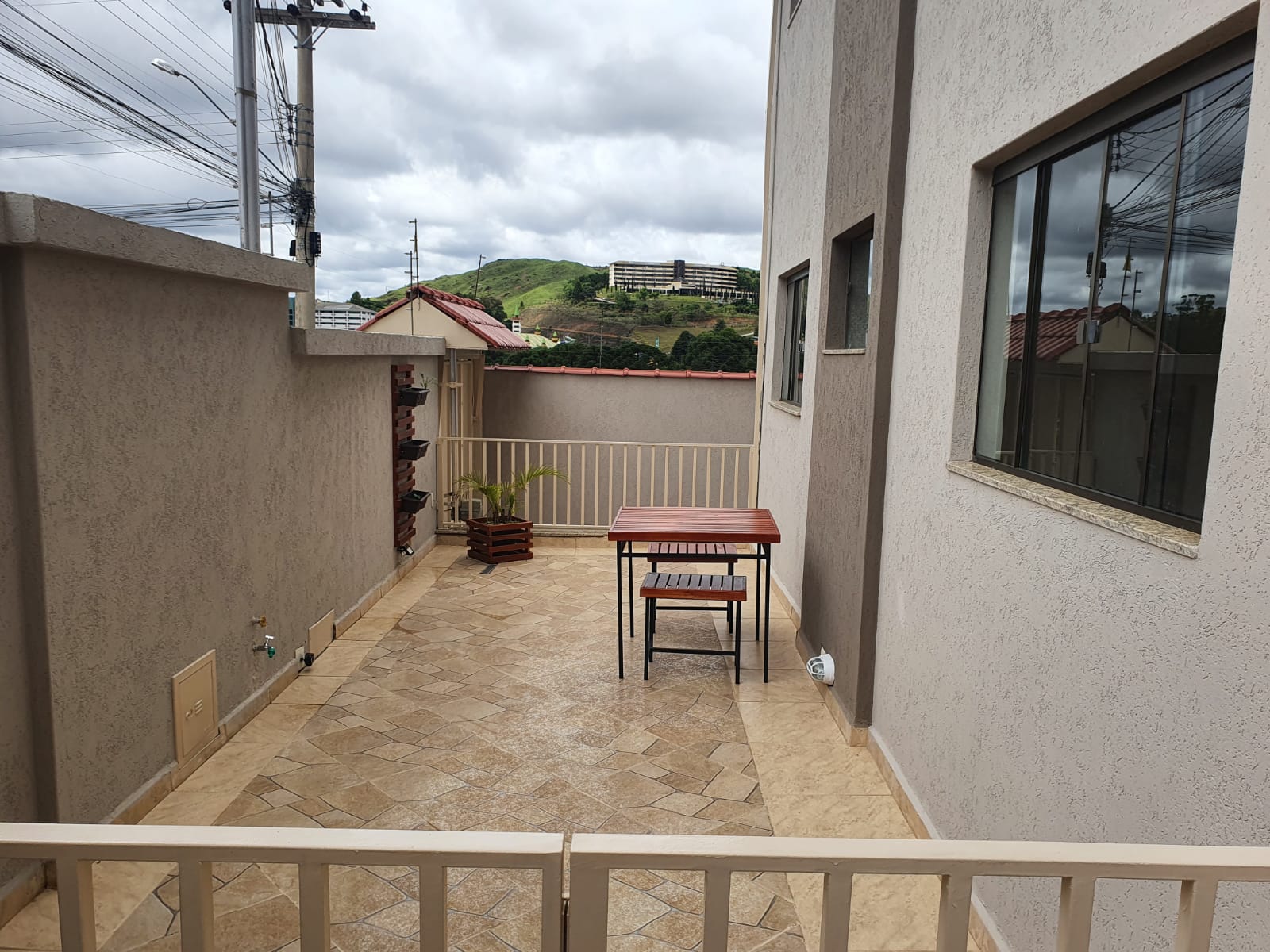 c9e37ca8-5795-4d43-a7d5-ea7fca267b3a